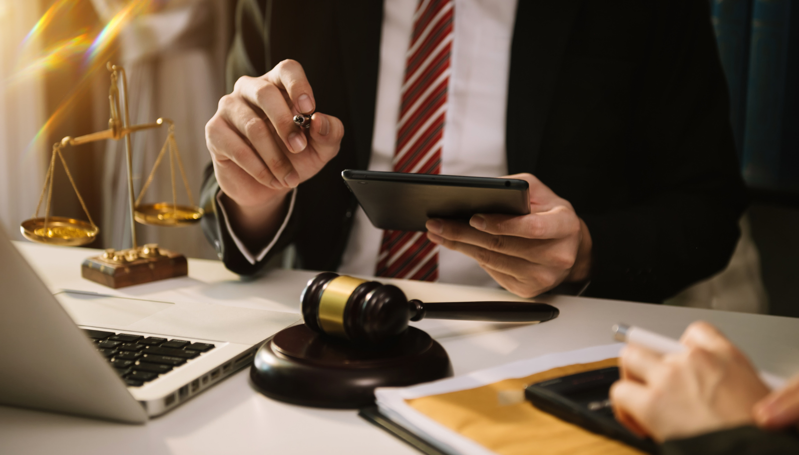 كيف تختار أفضل محامٍ في الأردن