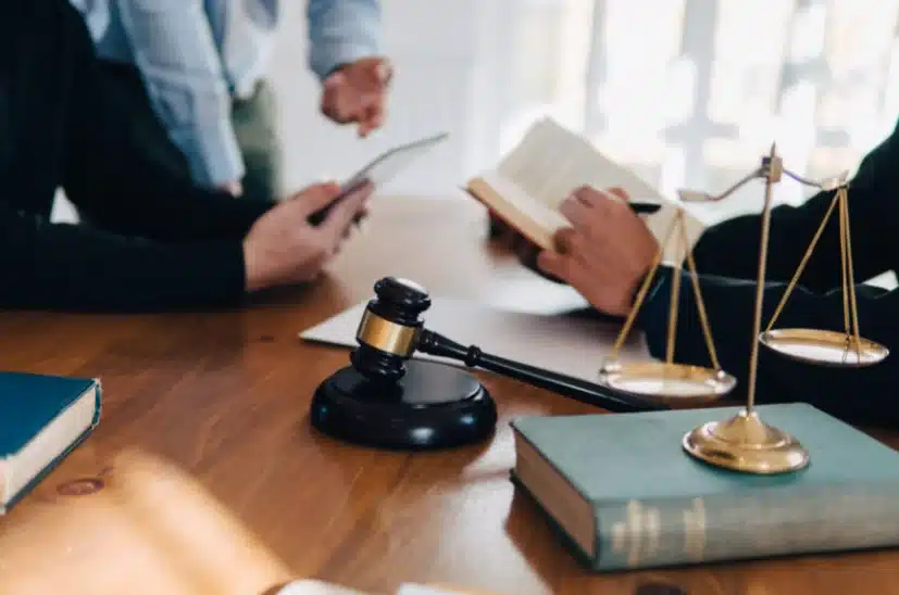 حقوق الأشخاص المقرر إبعادهم والإجراءات القانونية